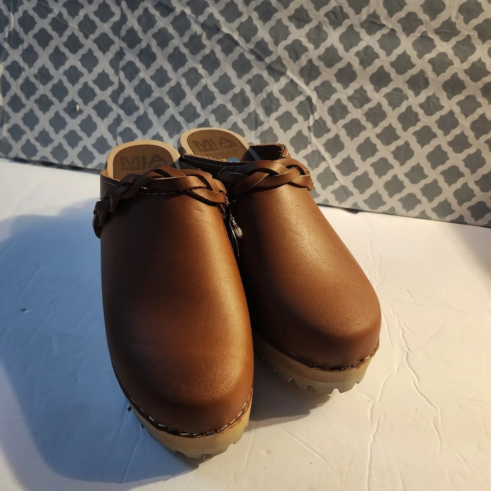 MIA Elsa Clogs Size 39 Women's Brown Leather Clogs w Braided Detail - Picture 4 of 12